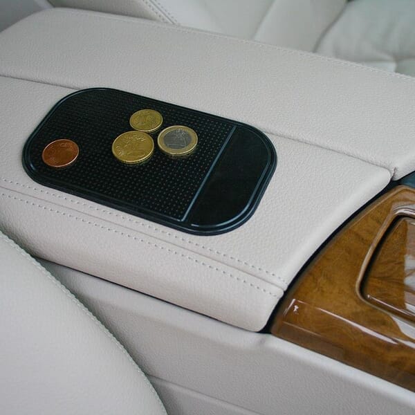 STICKY PAD ANTI-SLIP MAT 8X14CM