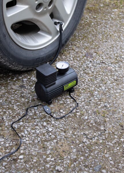MP7942 12V Emergency Air Compressor